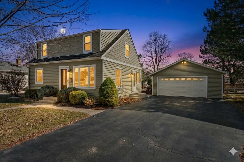 1038 4th AVENUE, Grafton, WI 53024