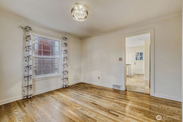 3246 W Viewmont Way W, Seattle, WA 98199