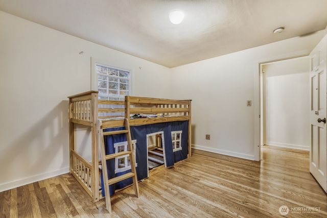 3246 W Viewmont Way W, Seattle, WA 98199