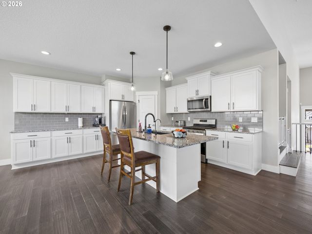 19384 DUBLIN Ave, Sandy, OR 97055