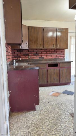 12156 Cavell Street, Livonia, MI 48150