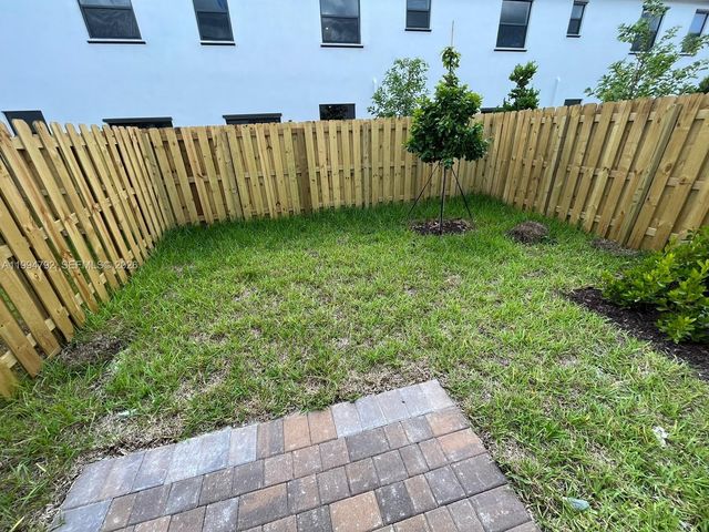 11910 SW 245 Terr 11910, Homestead, FL 33032