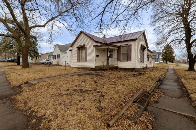 2002 5th Street, Perry, IA 50220