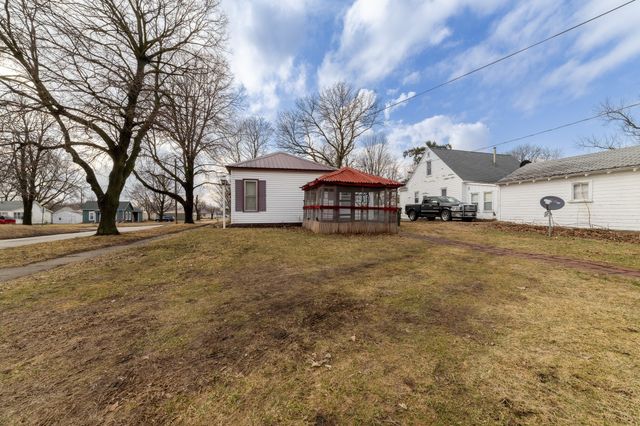 2002 5th Street, Perry, IA 50220