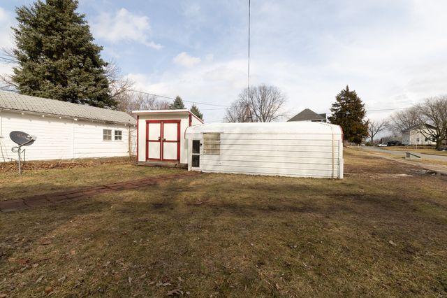 2002 5th Street, Perry, IA 50220