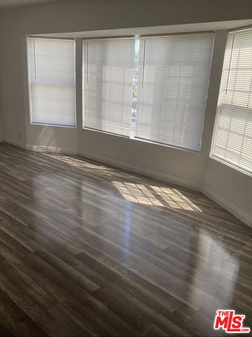 3201 W Florence Avenue, Los Angeles, CA 90043