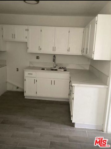 3201 W Florence Avenue, Los Angeles, CA 90043