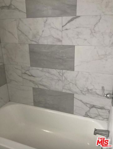 3201 W Florence Avenue, Los Angeles, CA 90043