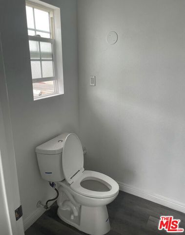 3201 W Florence Avenue, Los Angeles, CA 90043