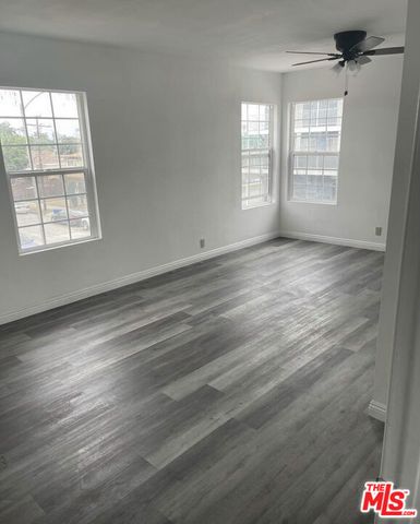 3201 W Florence Avenue, Los Angeles, CA 90043