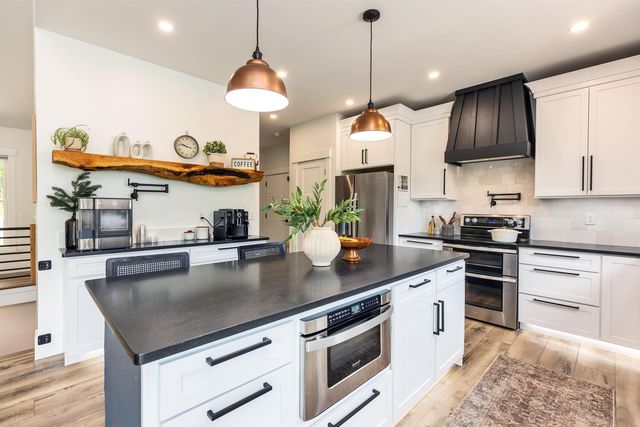 196 Lord Brook Road, Rindge, NH 03461