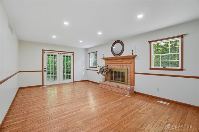 570 Aberfelda Drive, Springfield, OH 45504