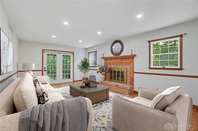 570 Aberfelda Drive, Springfield, OH 45504