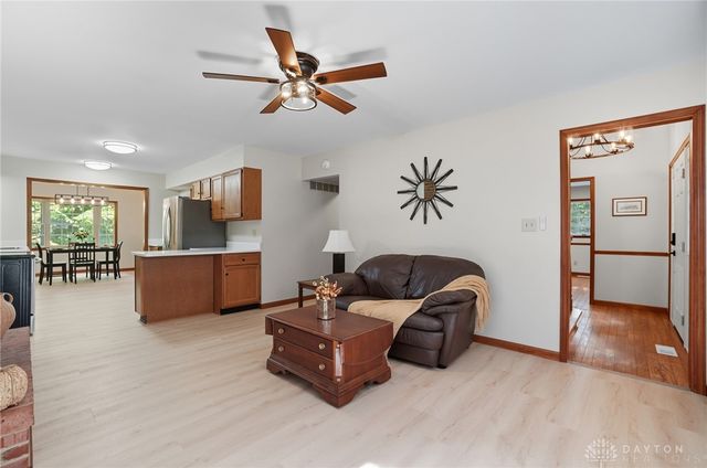 570 Aberfelda Drive, Springfield, OH 45504