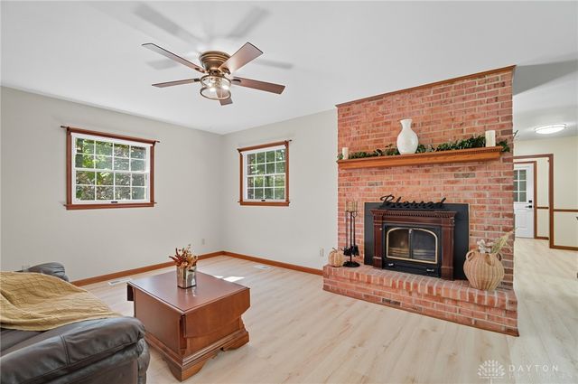 570 Aberfelda Drive, Springfield, OH 45504