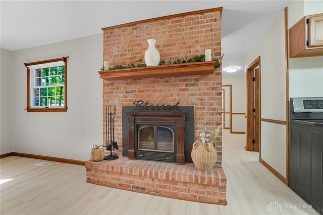 570 Aberfelda Drive, Springfield, OH 45504