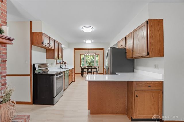 570 Aberfelda Drive, Springfield, OH 45504