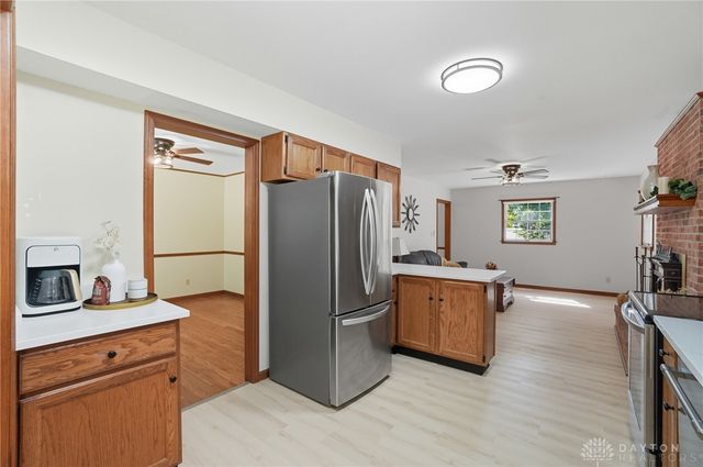 570 Aberfelda Drive, Springfield, OH 45504