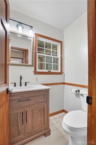 570 Aberfelda Drive, Springfield, OH 45504