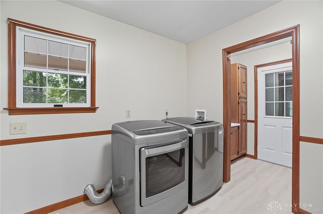 570 Aberfelda Drive, Springfield, OH 45504