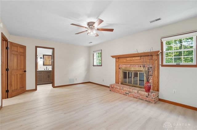 570 Aberfelda Drive, Springfield, OH 45504