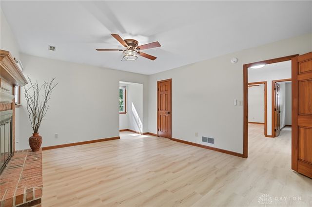 570 Aberfelda Drive, Springfield, OH 45504