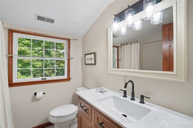 570 Aberfelda Drive, Springfield, OH 45504