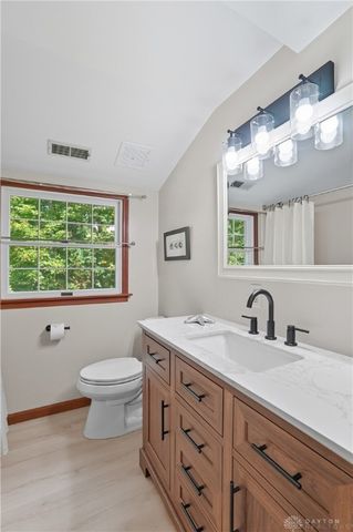 570 Aberfelda Drive, Springfield, OH 45504