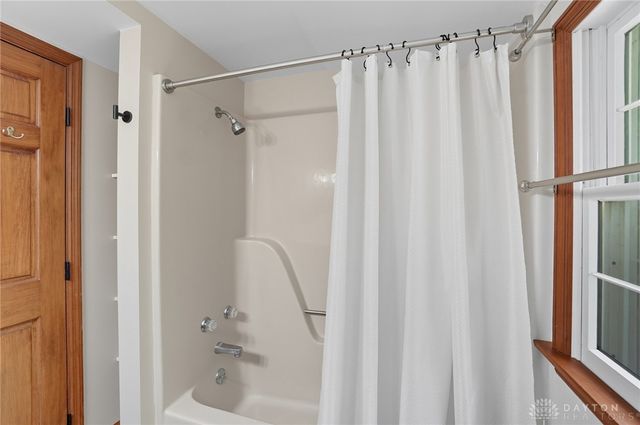 570 Aberfelda Drive, Springfield, OH 45504