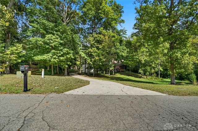 570 Aberfelda Drive, Springfield, OH 45504