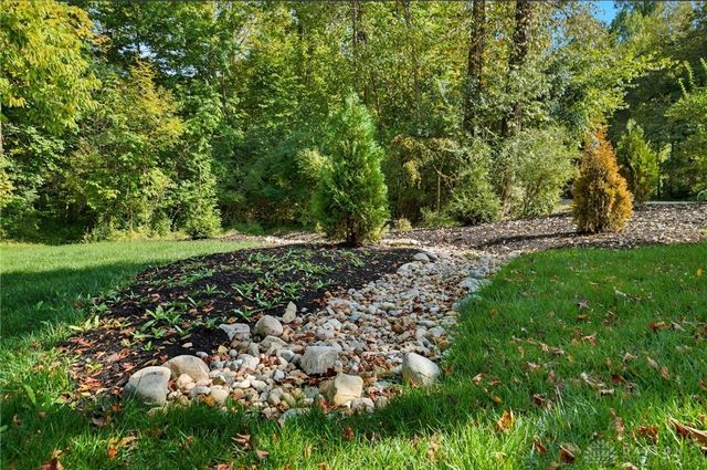 570 Aberfelda Drive, Springfield, OH 45504