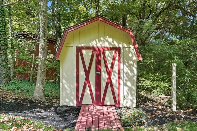 570 Aberfelda Drive, Springfield, OH 45504