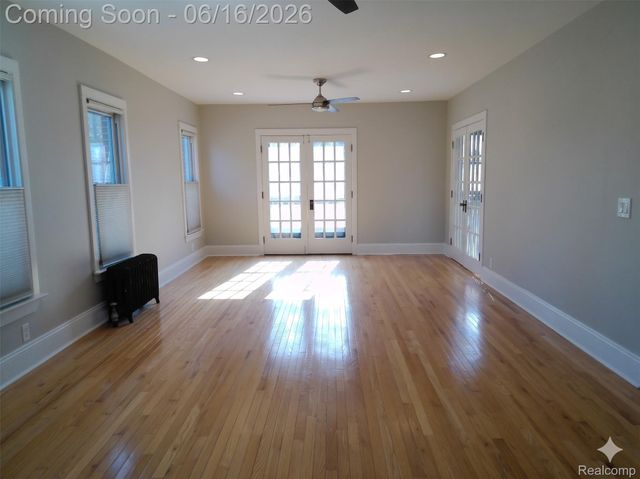 2041 N Main Street 3, Royal Oak, MI 48073
