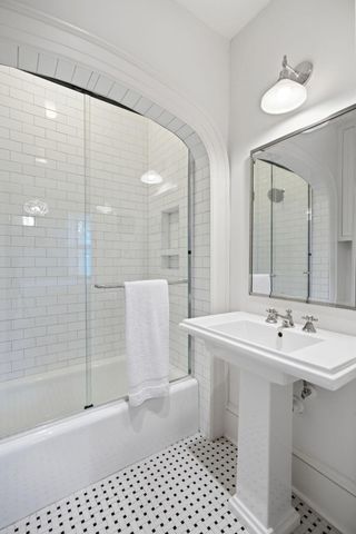 106 S Battery Street, Charleston, SC 29401
