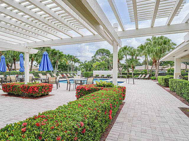 3390 SE Putnam Court, Stuart, FL 34997