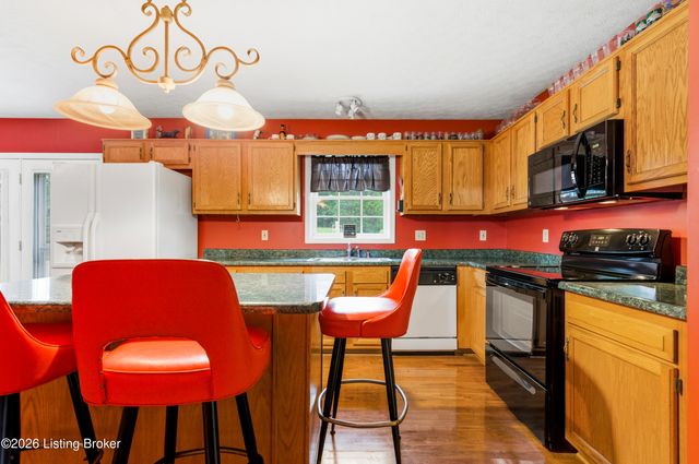 1050 Bells Ml Rd, Shepherdsville, KY 40165
