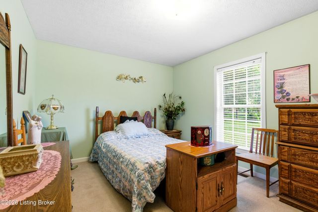 1050 Bells Ml Rd, Shepherdsville, KY 40165