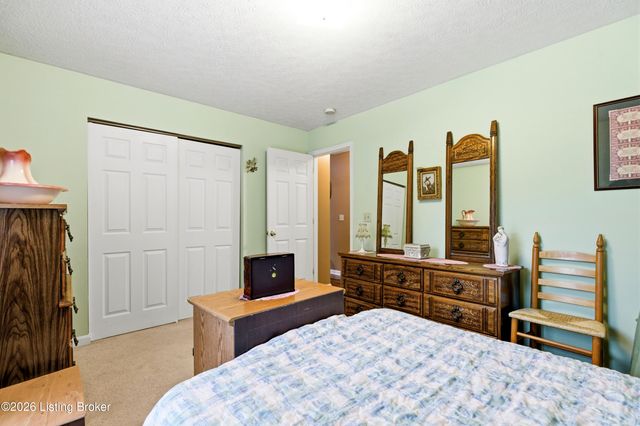 1050 Bells Ml Rd, Shepherdsville, KY 40165