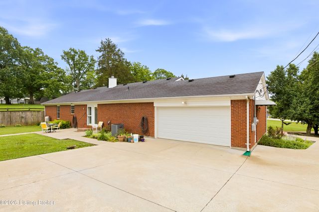 1050 Bells Ml Rd, Shepherdsville, KY 40165