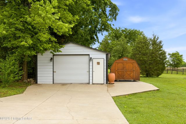 1050 Bells Ml Rd, Shepherdsville, KY 40165