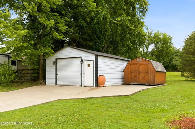 1050 Bells Ml Rd, Shepherdsville, KY 40165