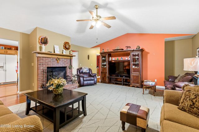 1050 Bells Ml Rd, Shepherdsville, KY 40165