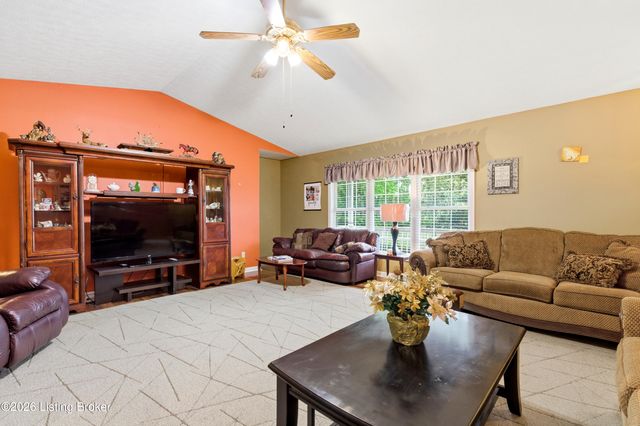 1050 Bells Ml Rd, Shepherdsville, KY 40165