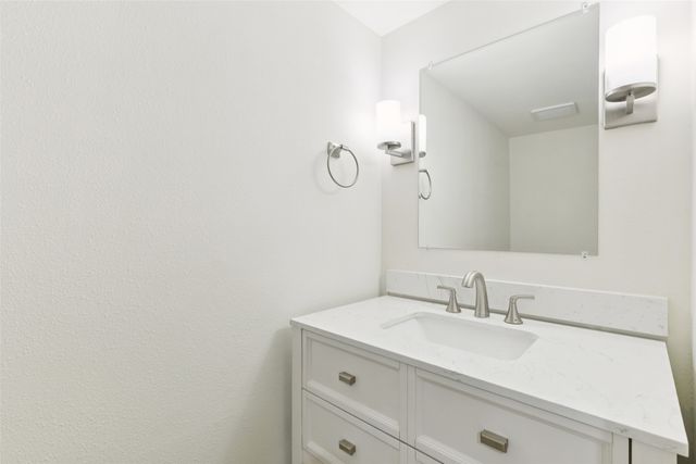 7506 W Northwest Highway 9, Dallas, TX 75225