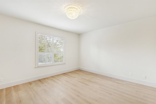 7506 W Northwest Highway 9, Dallas, TX 75225