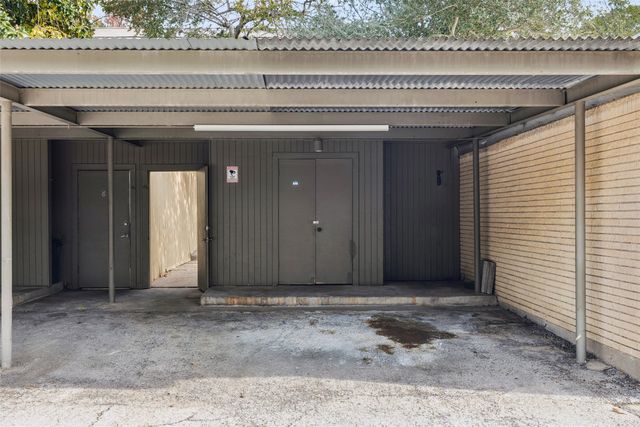 7506 W Northwest Highway 9, Dallas, TX 75225