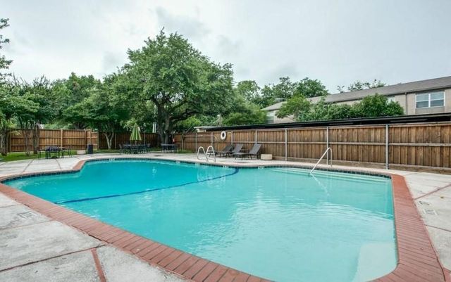 7506 W Northwest Highway 9, Dallas, TX 75225