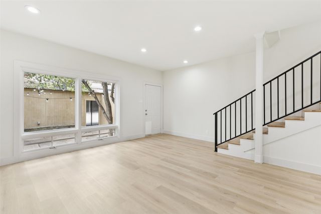 7506 W Northwest Highway 9, Dallas, TX 75225