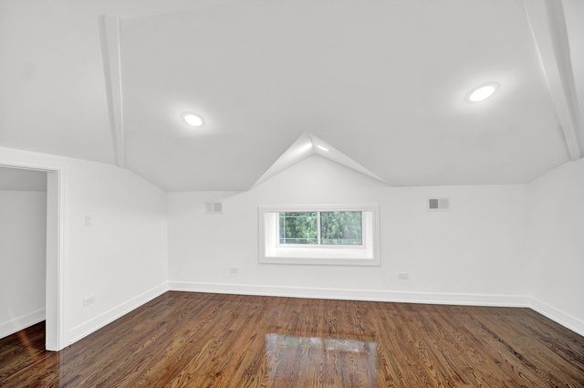 6840 S Cregier Avenue, Chicago, IL 60649