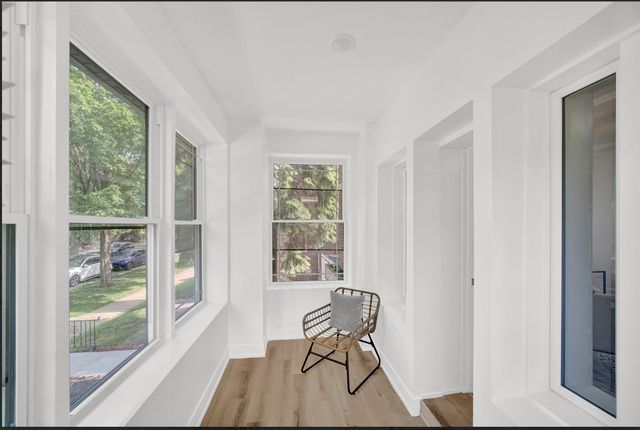 6840 S Cregier Avenue, Chicago, IL 60649
